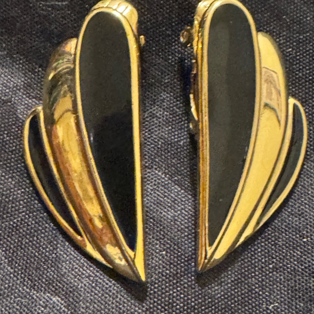 Trifari Black and Gold Clip On Earrings